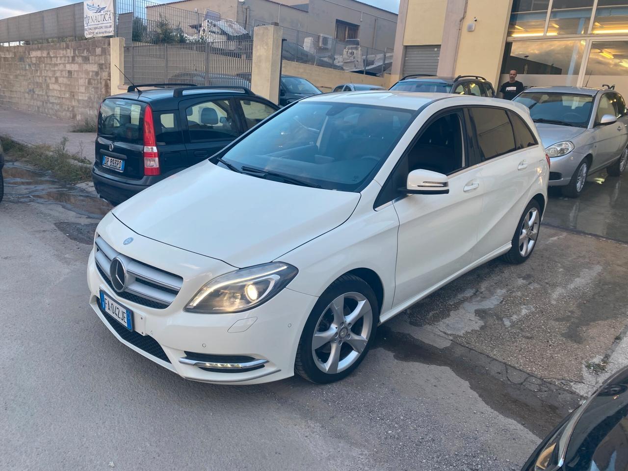 Mercedes-benz B 180 d Premium FULL OPT
