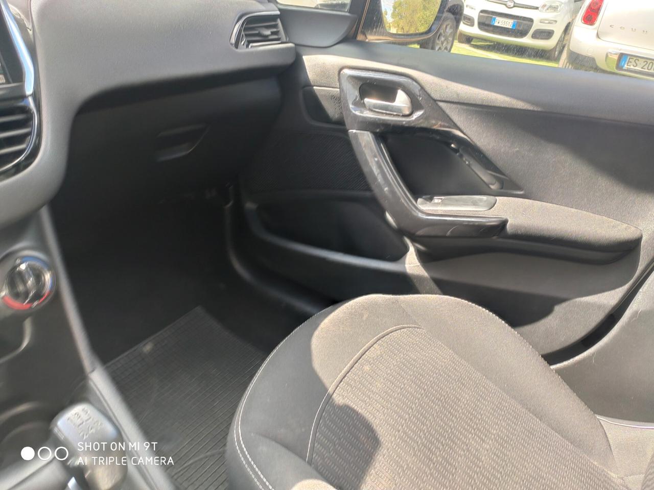 Peugeot 208 PureTech 82 5p. GPL Active