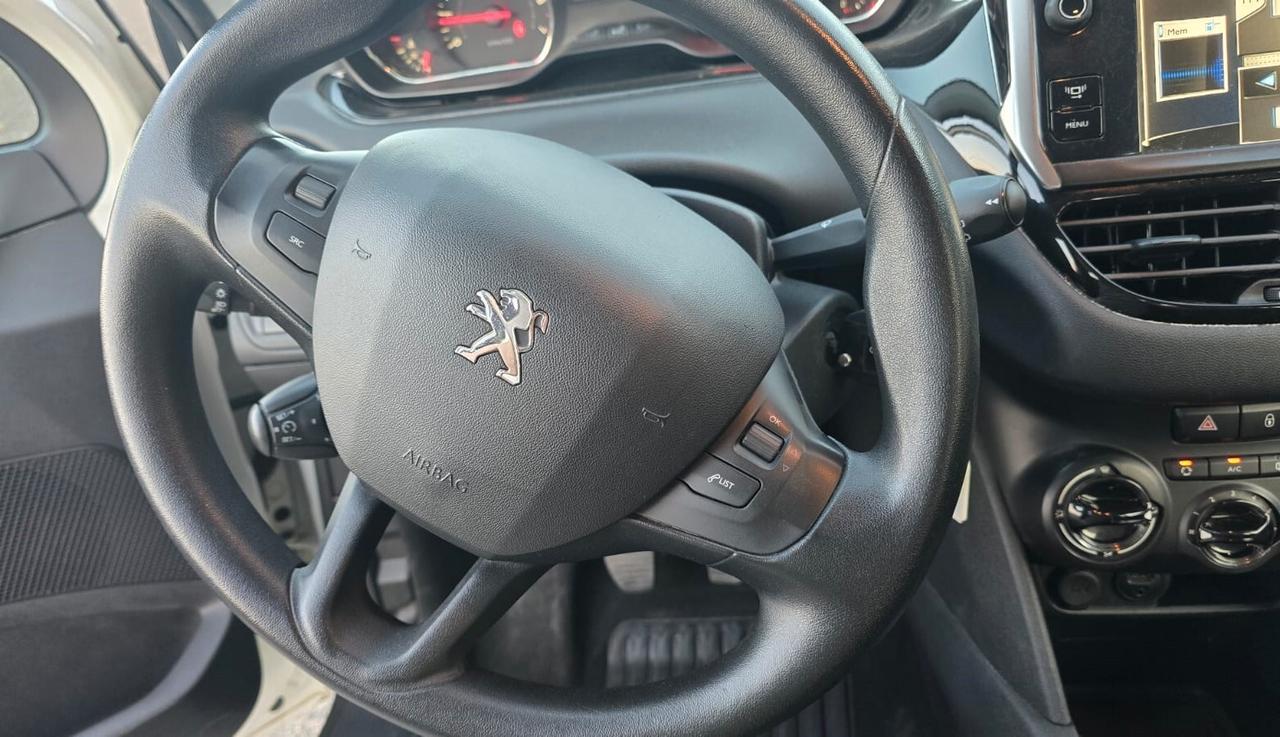 Peugeot 208 1.2cc 82 CV 5 porte Allure - PERFETTE CONDIZIONI -