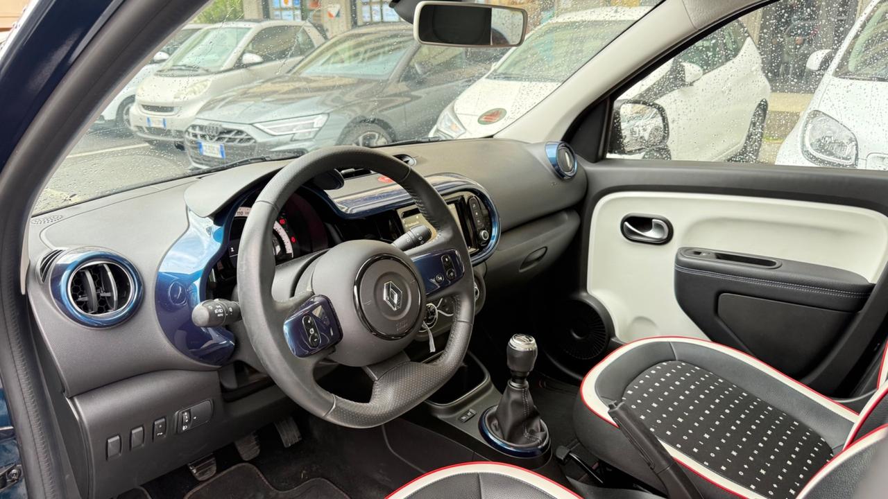 Renault Twingo SCe 65 CV Signature LED NAVI PELLE CAR PLAY KAMERA CERCHI 16 PDC CLIMA AUTOMATICO