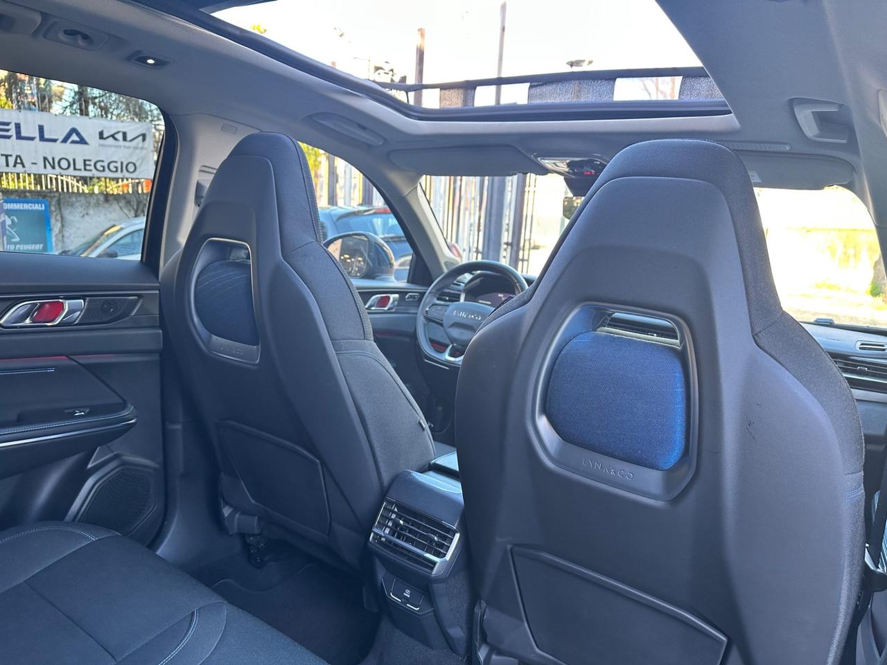 Lynk&co 01 PHEV More NO VINCOLI