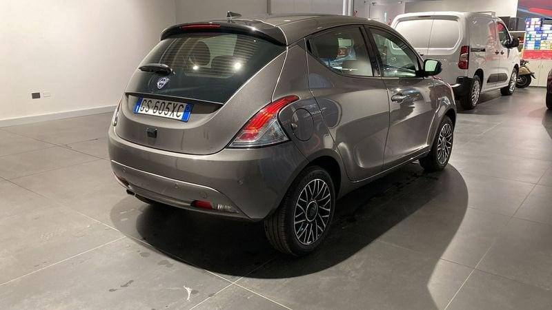 Lancia Ypsilon 1.0 FireFly 5 porte S&S Hybrid Platino