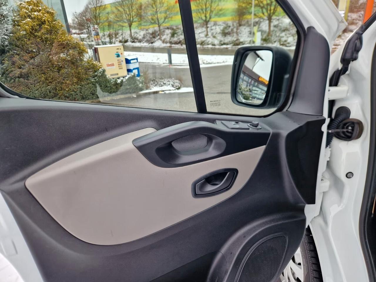 Renault Trafic T29 Combi L2H1 9 posti/navigatore/aria