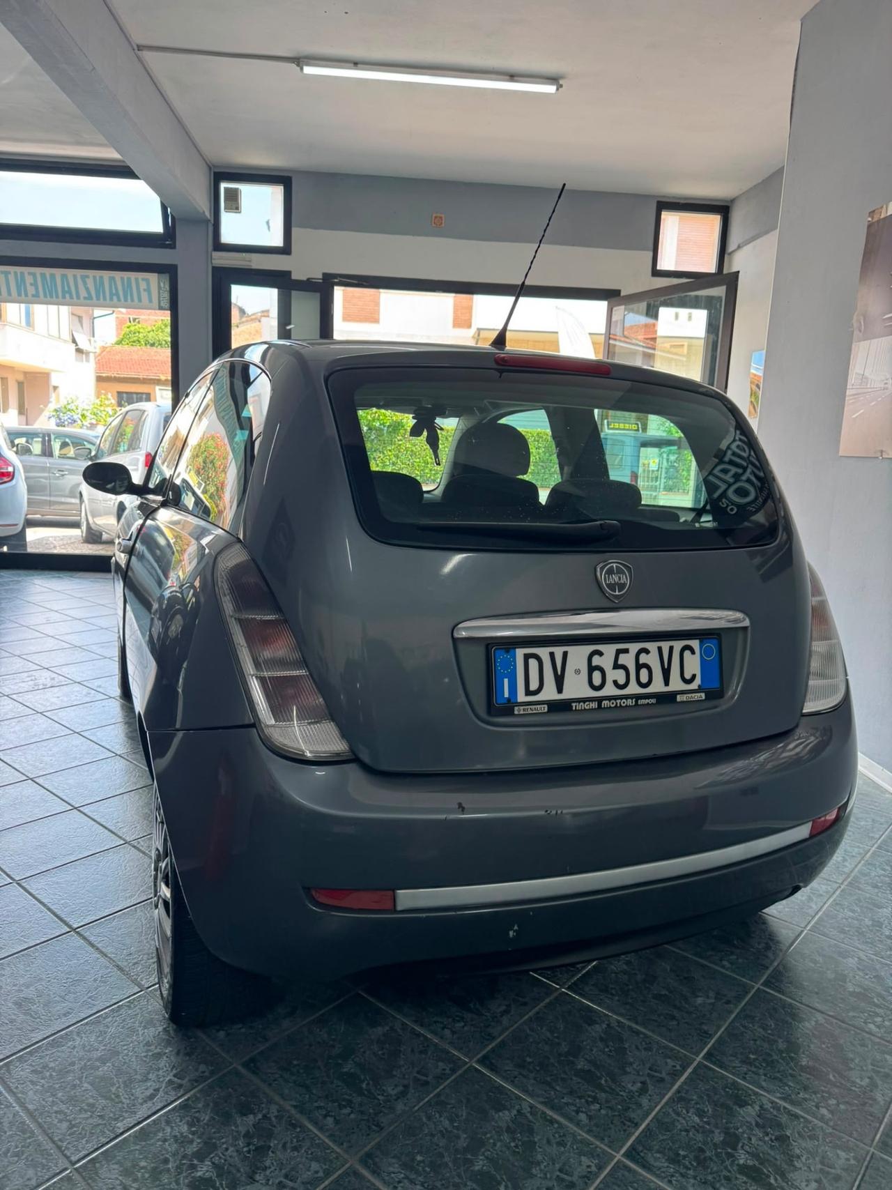 Lancia Ypsilon 1.3 MJT 75 CV Argento