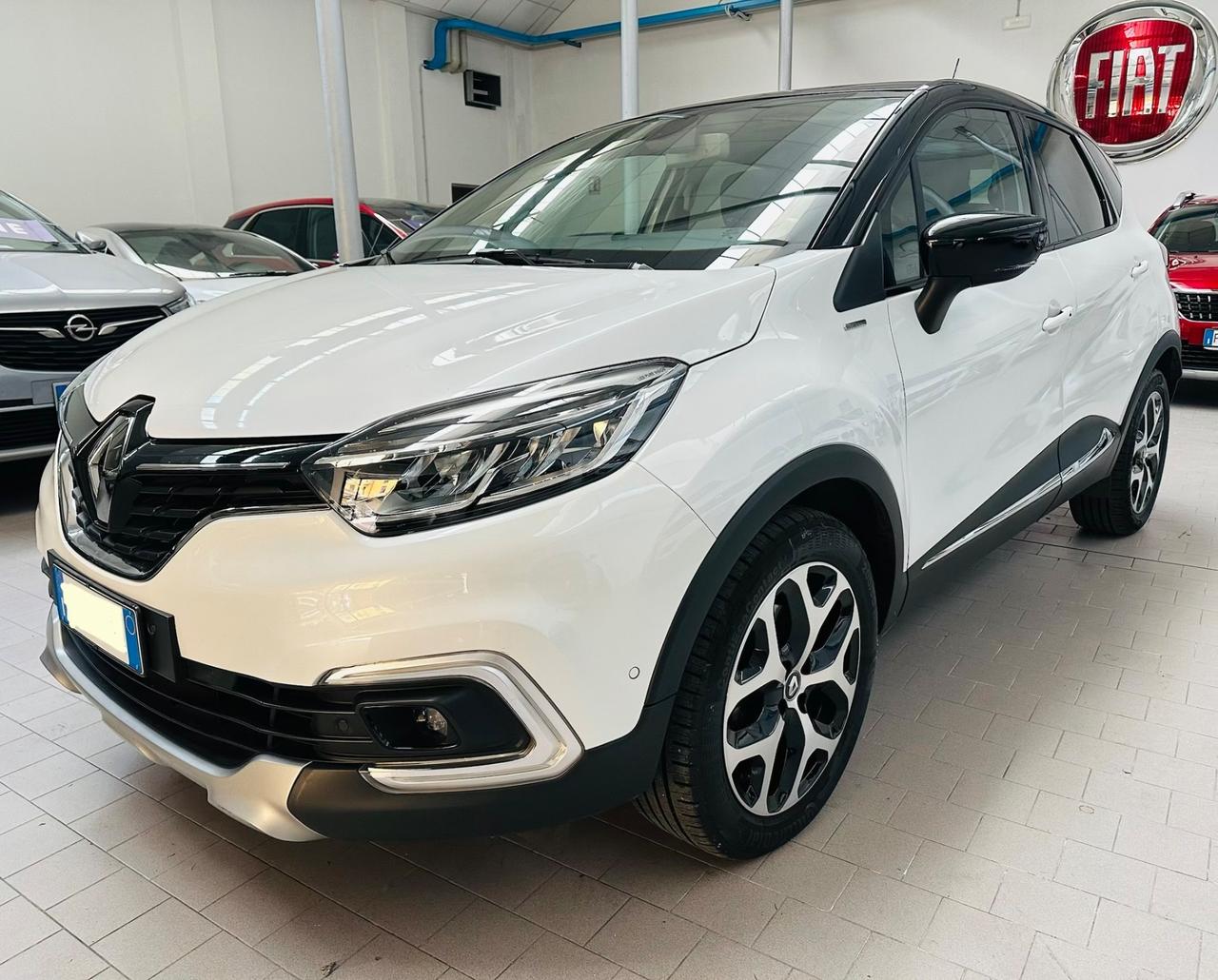Renault Captur dCi 8V 90 CV EDC Start&Stop Energy Initiale Paris