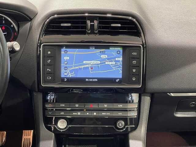 Jaguar F-PACE 2.0 D 180 CV AWD aut. R-Sport