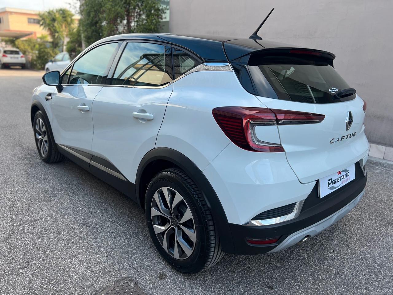 Renault Captur 1.5 blue dci 95CV Intens LED/NAVI/CAMERA. PERFETTA!!