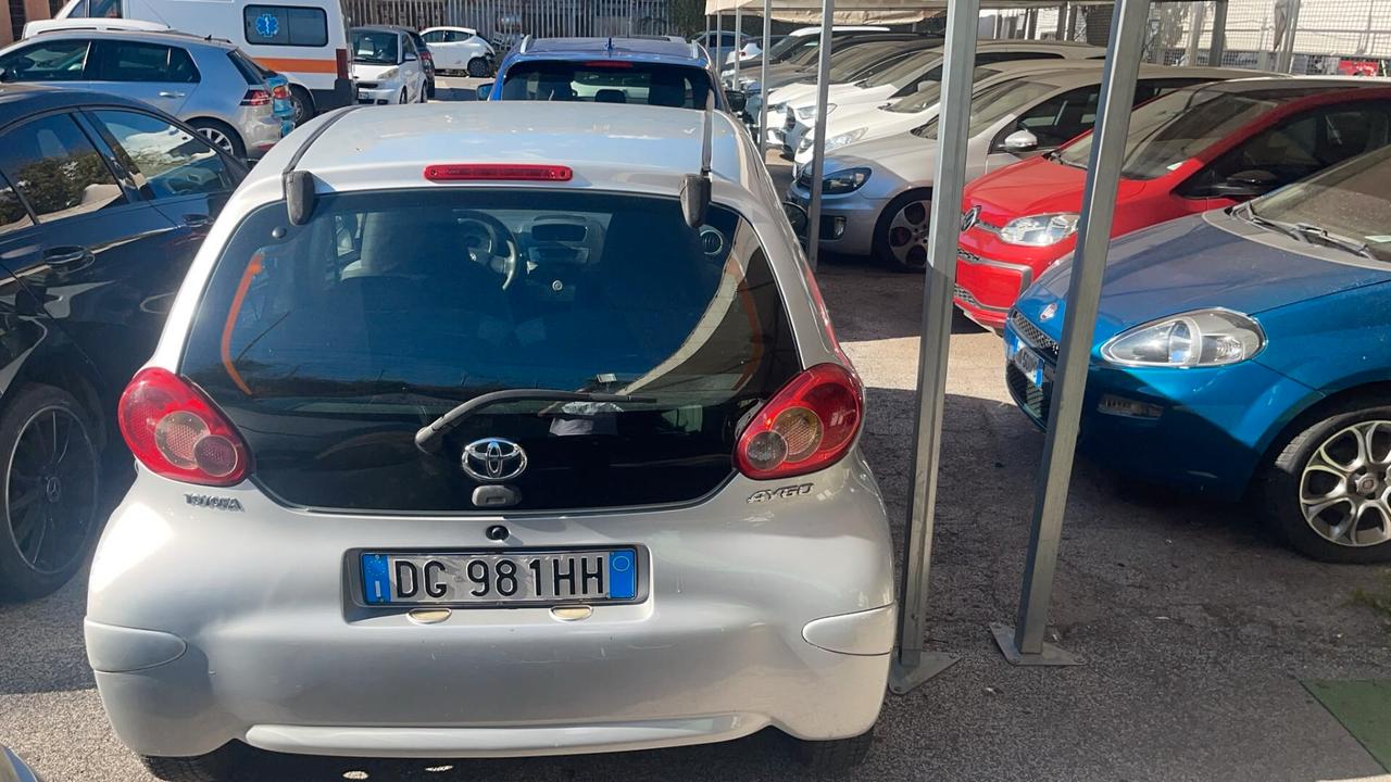 Toyota Aygo 1.0 12V VVT-i 5 porte Sol