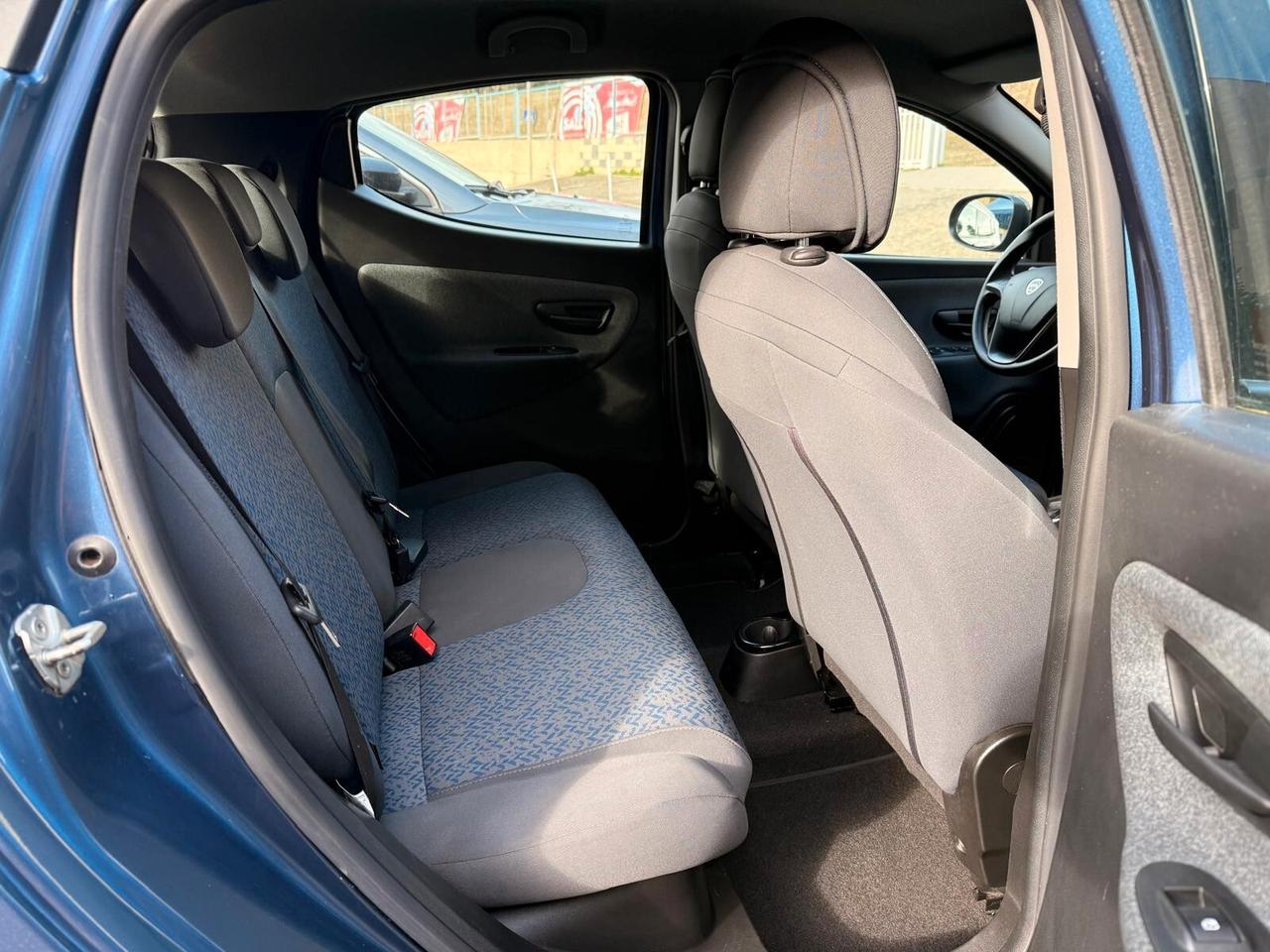 Lancia Ypsilon 1.0 FireFly 5 porte S&S Hybrid Silver