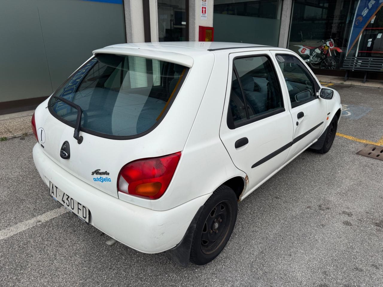 Ford Fiesta 1.2i 16V cat 5 porte Techno