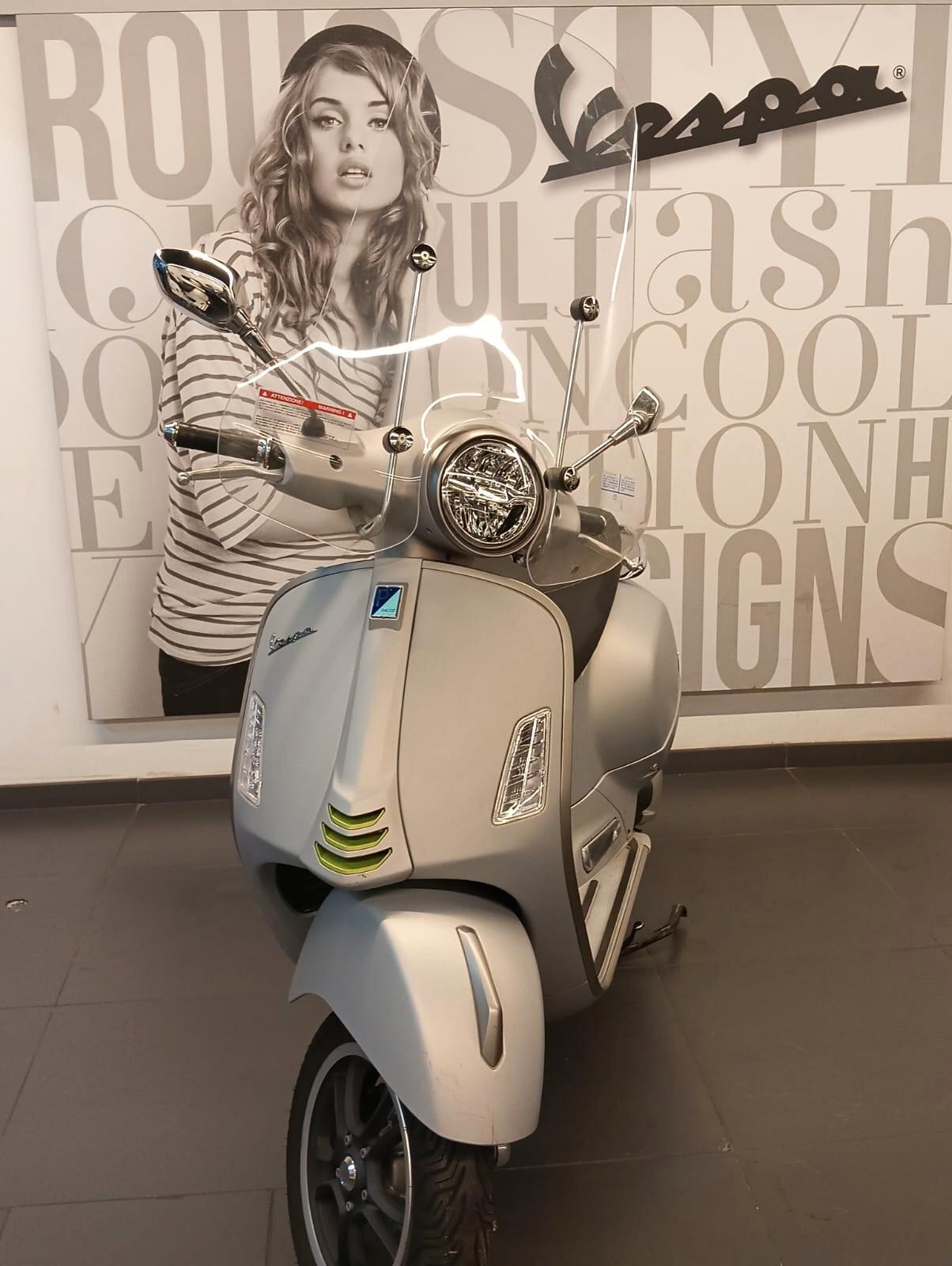 Vespa GTS 300 hpe SUPER TECH