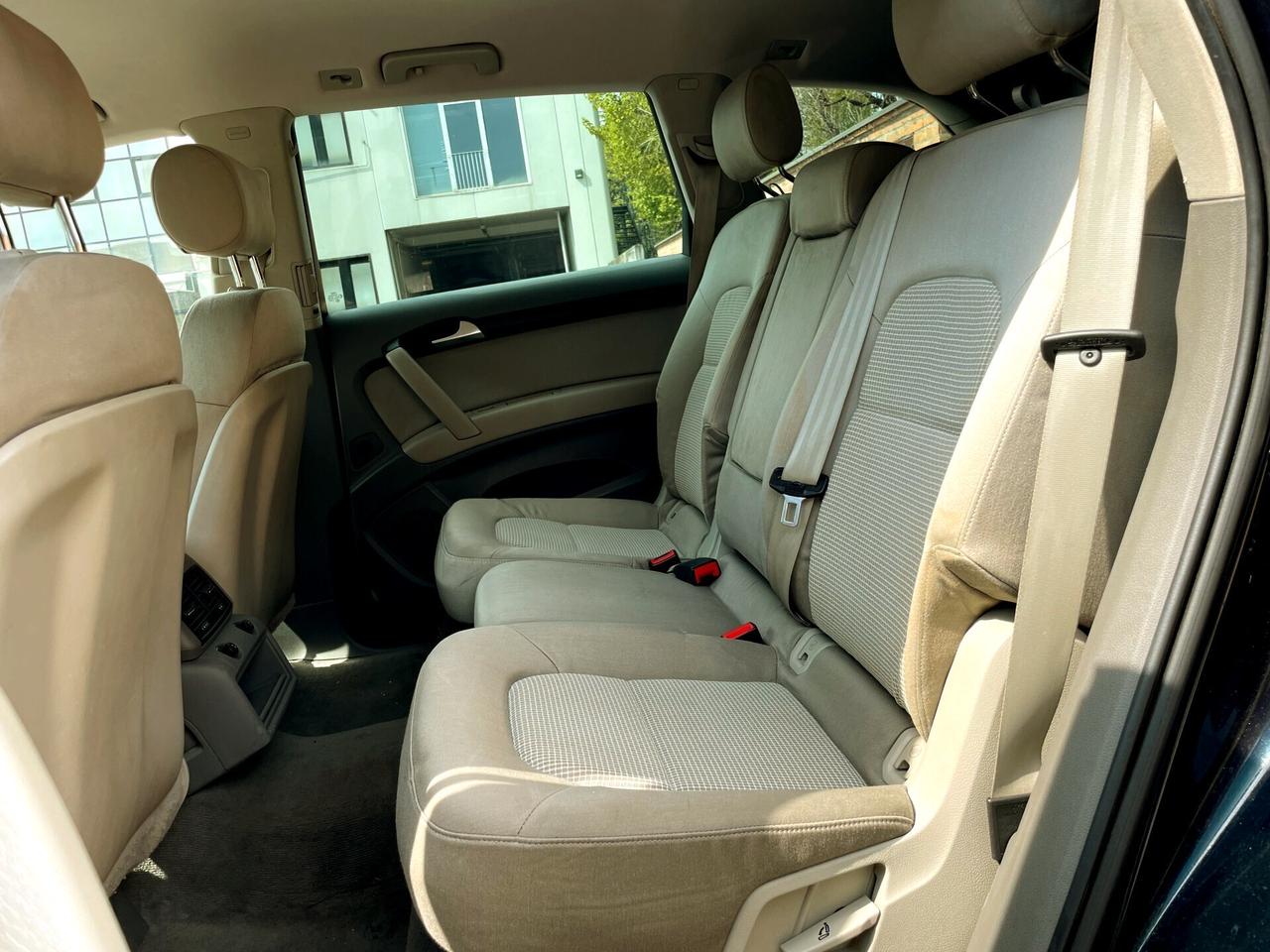 AUDI Q7 3.0D 8m 4x4-EURO 5-Navi,Led-Garanzia-2012