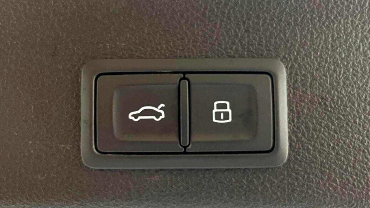 AUDI A6 AVANT 40 2.0 TDI S-TRONIC BUSINESS DESIGN 204CV - FULL LED, VIRTUAL COCKPIT, PELLE