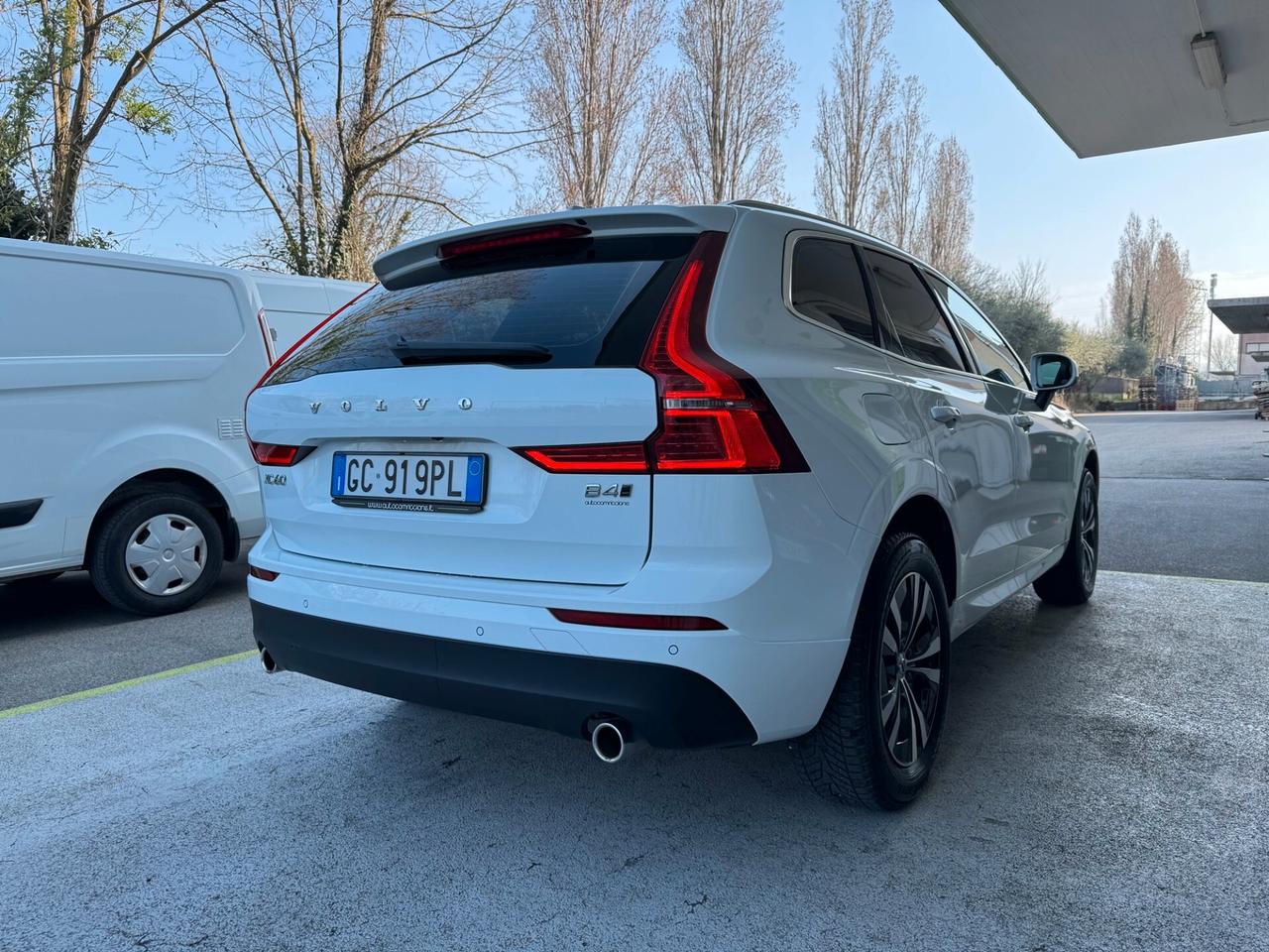 Volvo XC60 2.0 b4 MomentumPro AWD GEARTRONIC PROMO