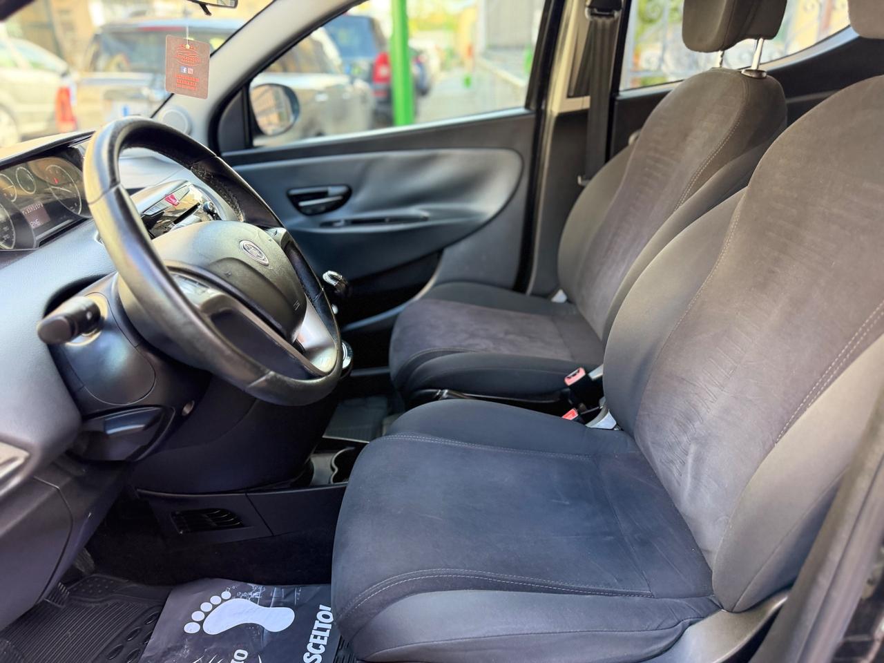 Lancia Ypsilon 1.2 69CV Elefantino