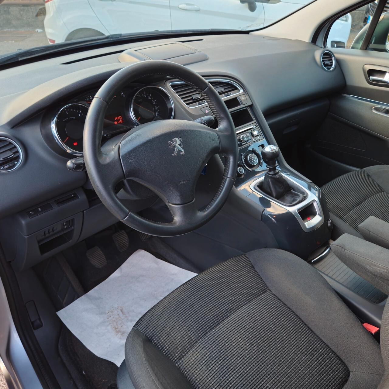 Peugeot 5008 1.6 HDi 115CV Business