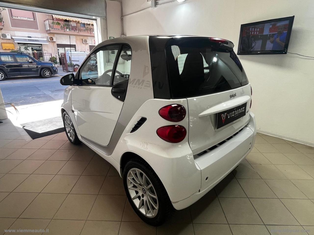 SMART fortwo 52 kW MHD coupé White Tailor Made