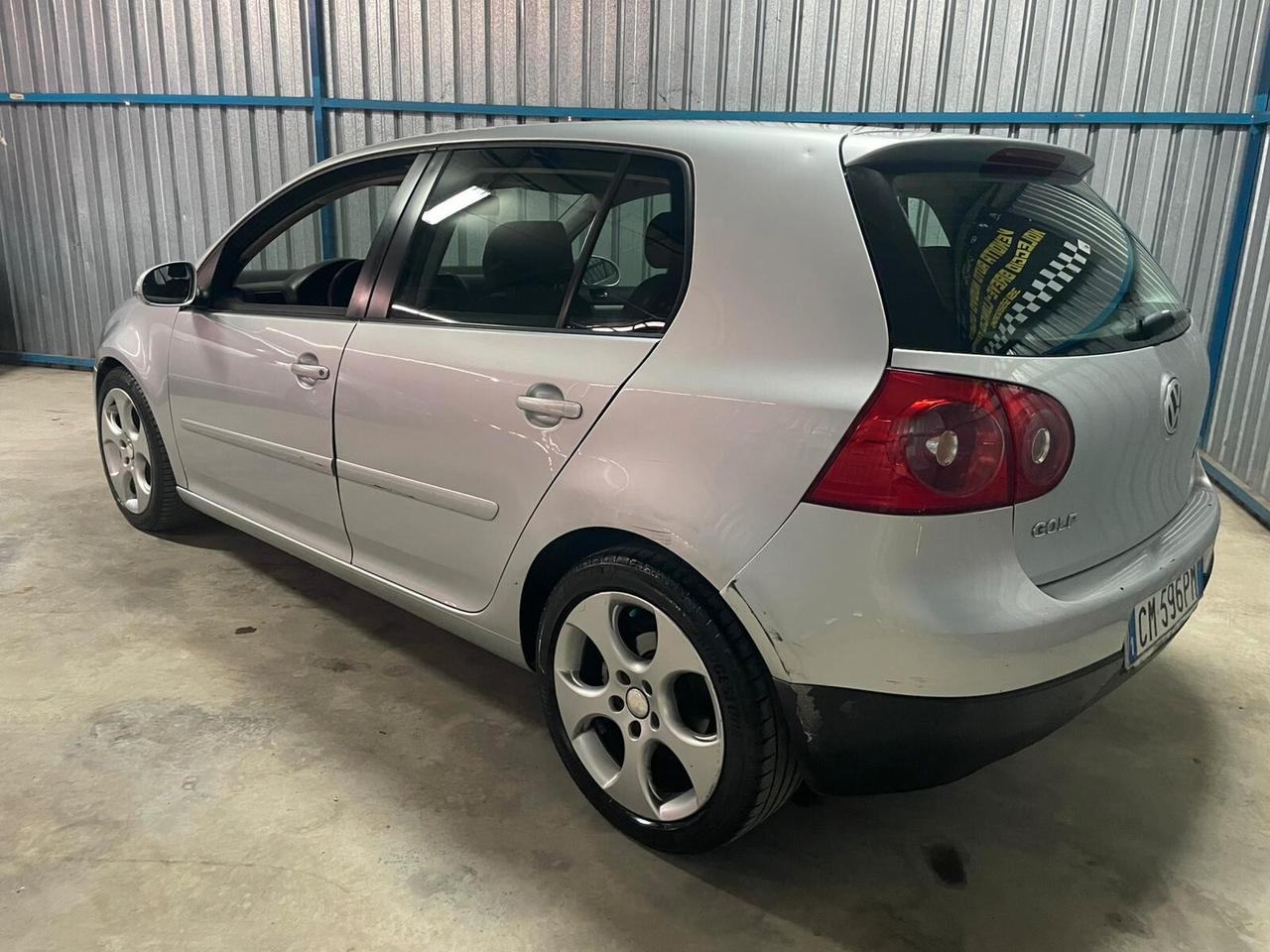 VOLKSWAGEN GOLF 2.0 SPORTLINE - NEOPATENTATI