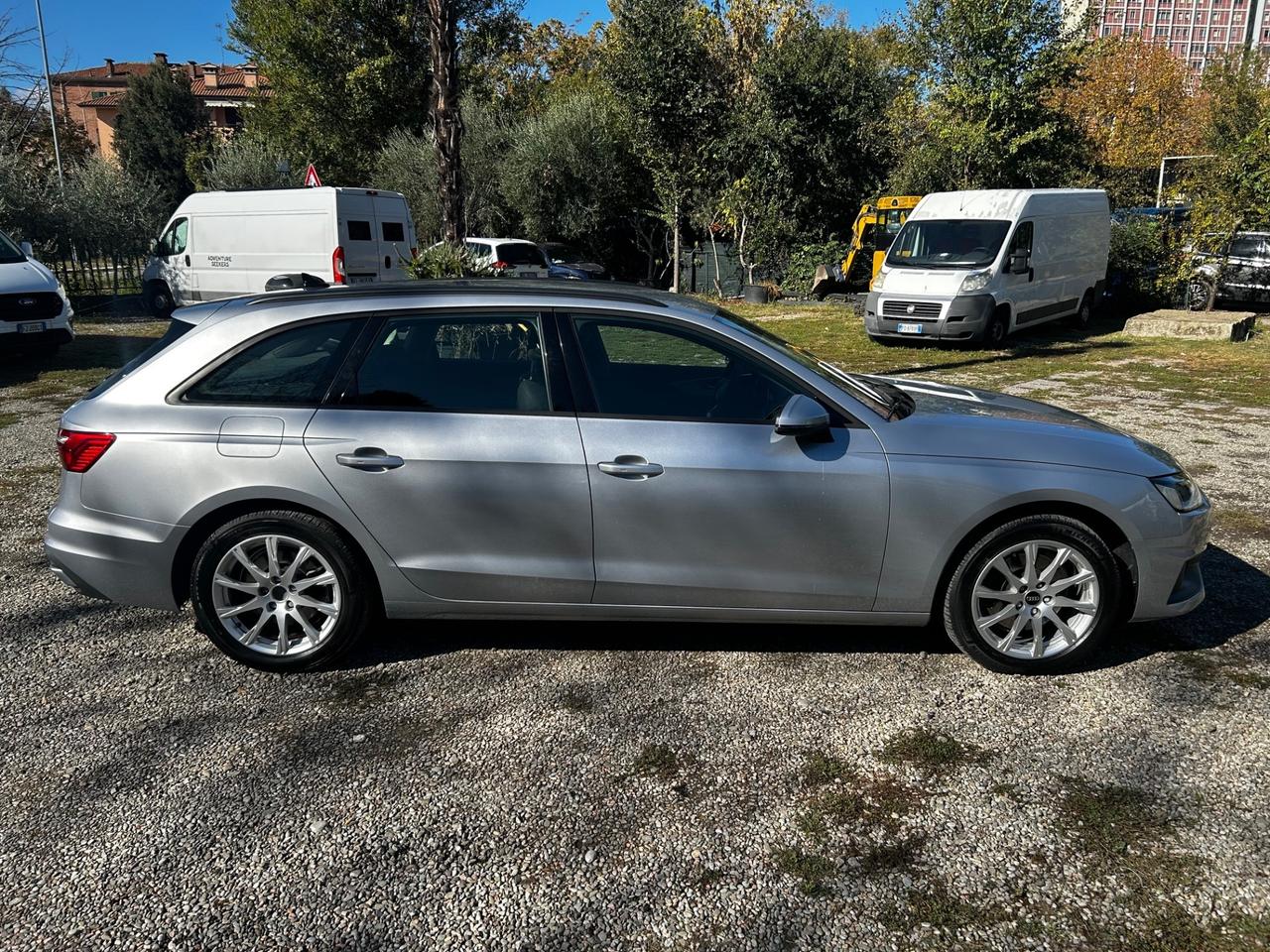 Audi A4 Avant 35 TDI/163 CV S tronic Business Advanced