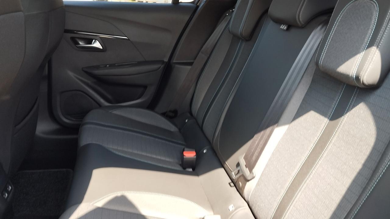 PEUGEOT 208 1.2 BENZ ALLURE-PREZZO PROMO