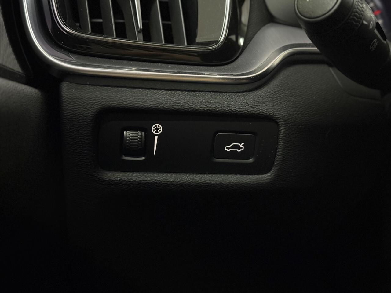 VOLVO V60 2021 B4 Geartronic