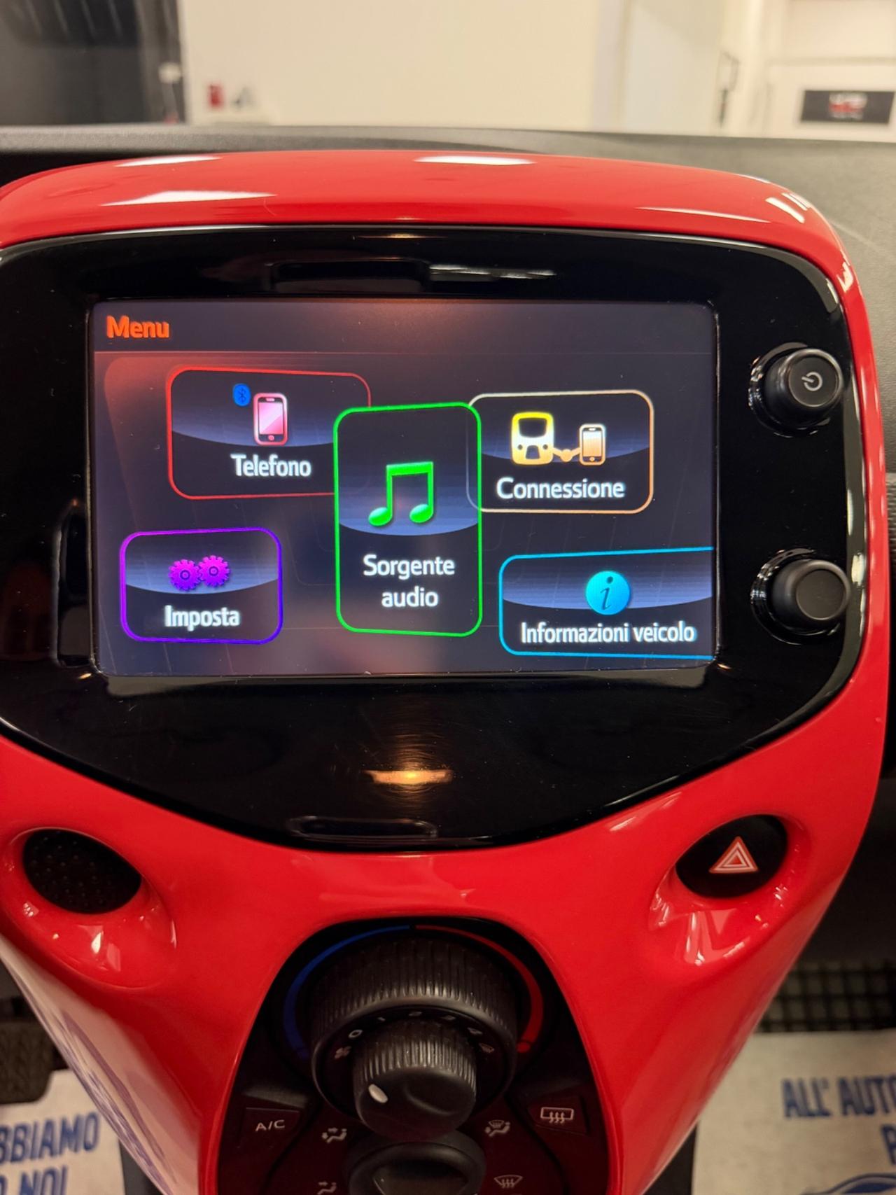 Citroen C1 VTi 68 ETG 5 porte Shine