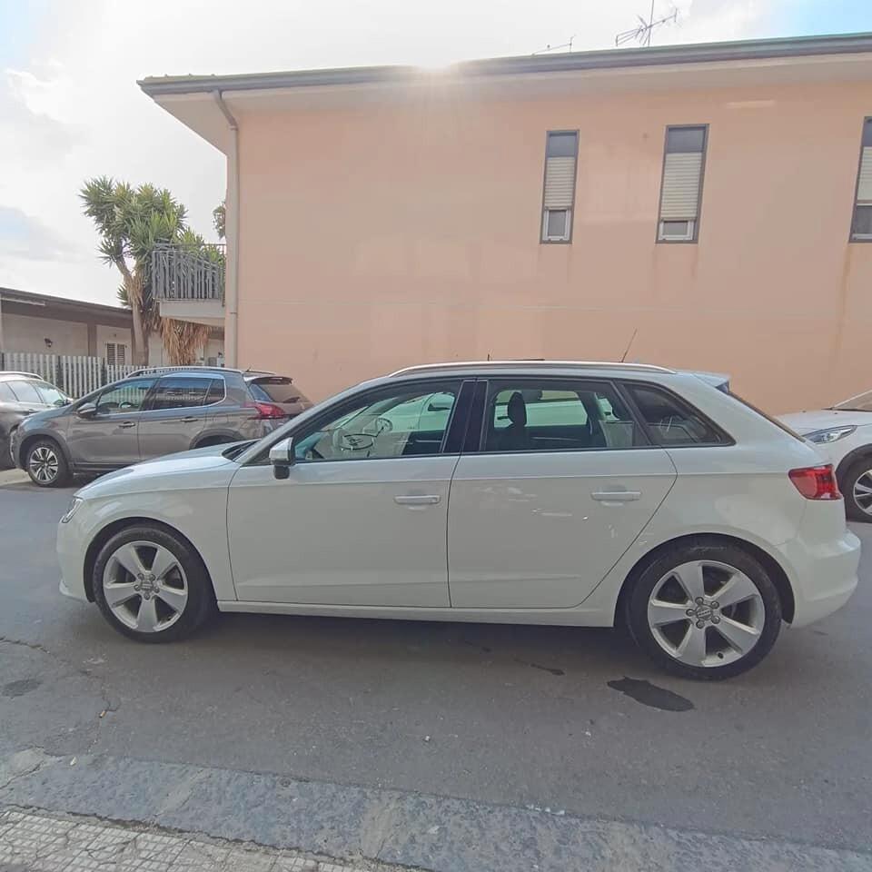 Audi A3 SPB 1.6 Tdi Strafull TETTO, NAVI , RADAR