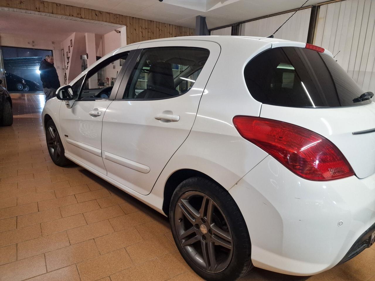 Peugeot 308 1.6 8V e-HDi 112CV Stop&Start 5p. Business