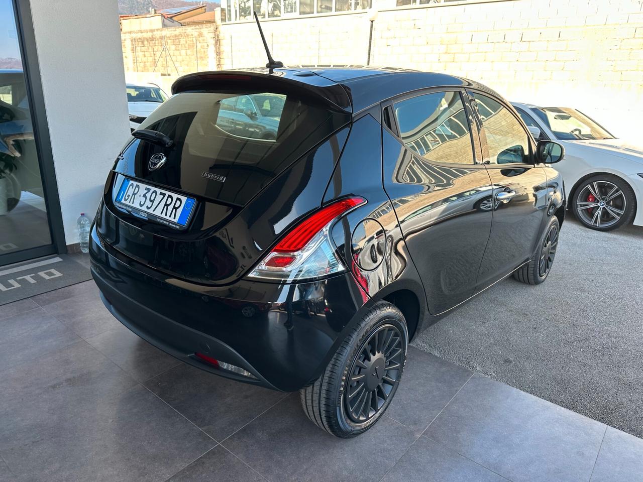 Lancia Ypsilon 1.0 FireFly 5 porte S&S Hybrid Silver