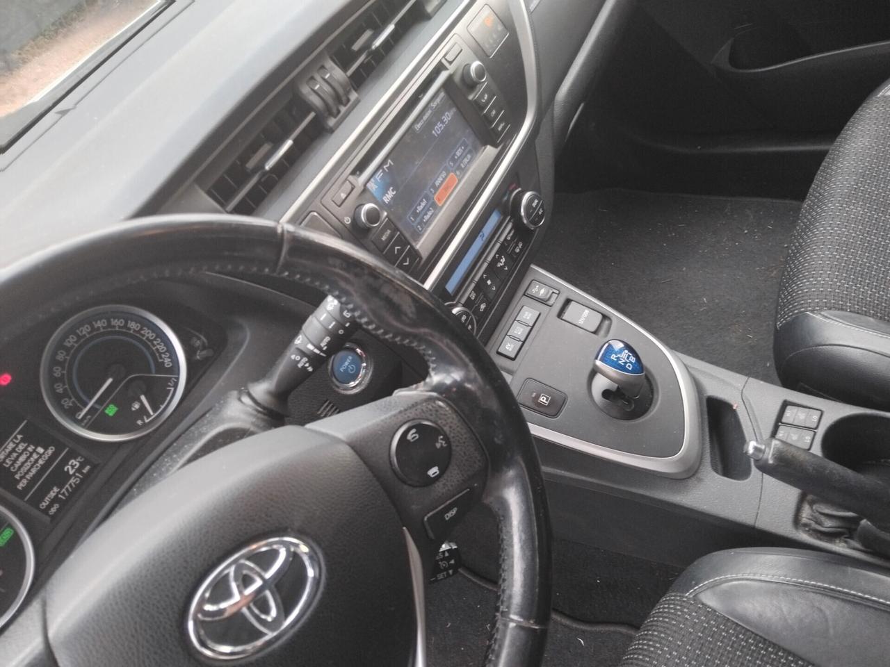 Toyota Auris Touring Sports 1.8 Hybrid Lounge