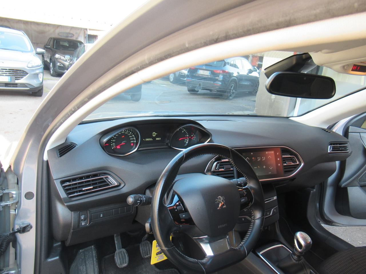 Peugeot 308 BlueHDi 130 S&S Allure