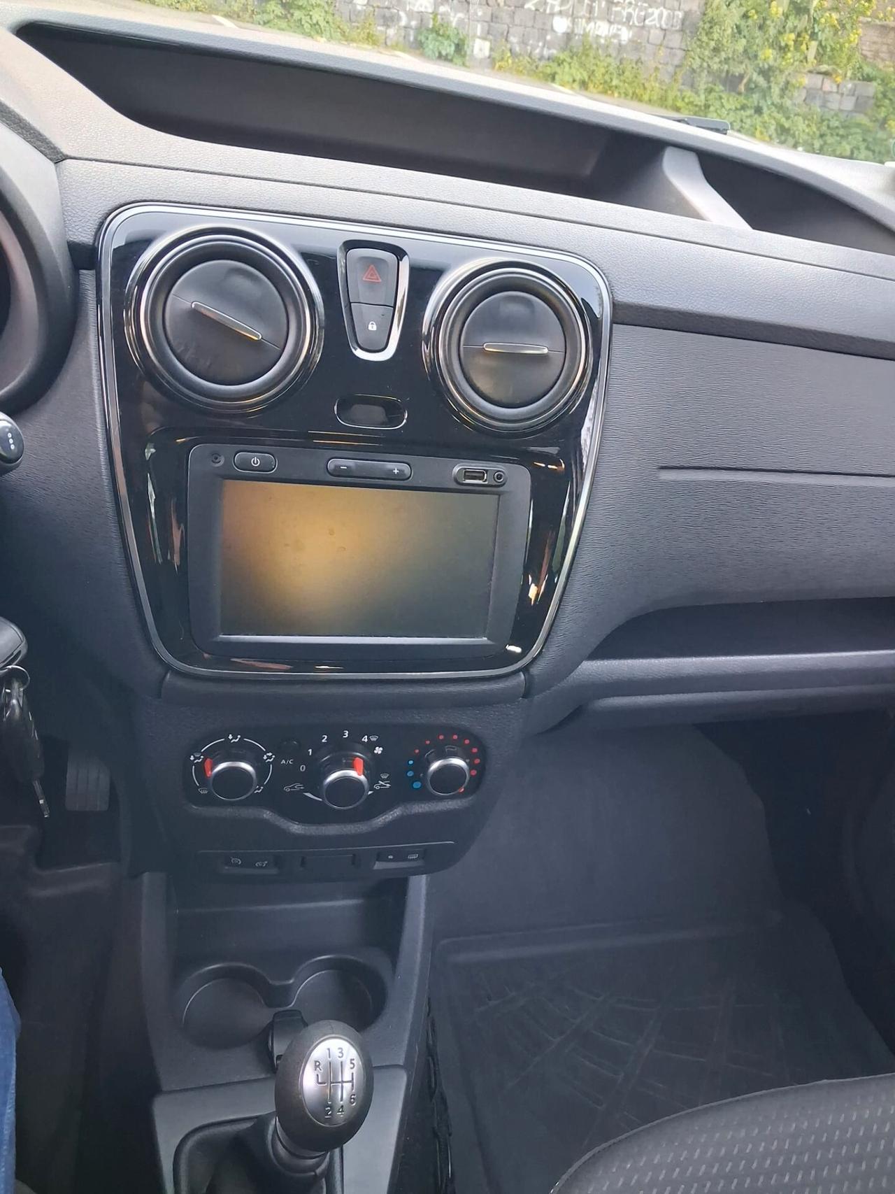 Dacia Dokker Pianale ribassato con rampa disabili in carrozzina