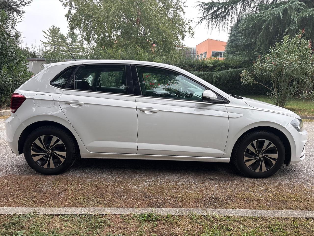 Volkswagen Polo 5p 1.0 mpi Comfortline 75cv E6 Manuale