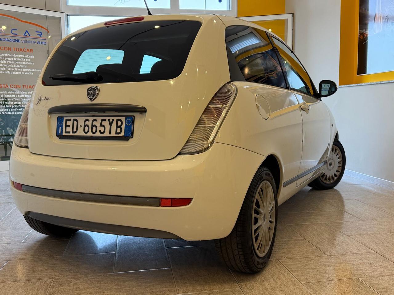 Lancia Ypsilon 1.3 Multijet MOMO DESIGN #6542