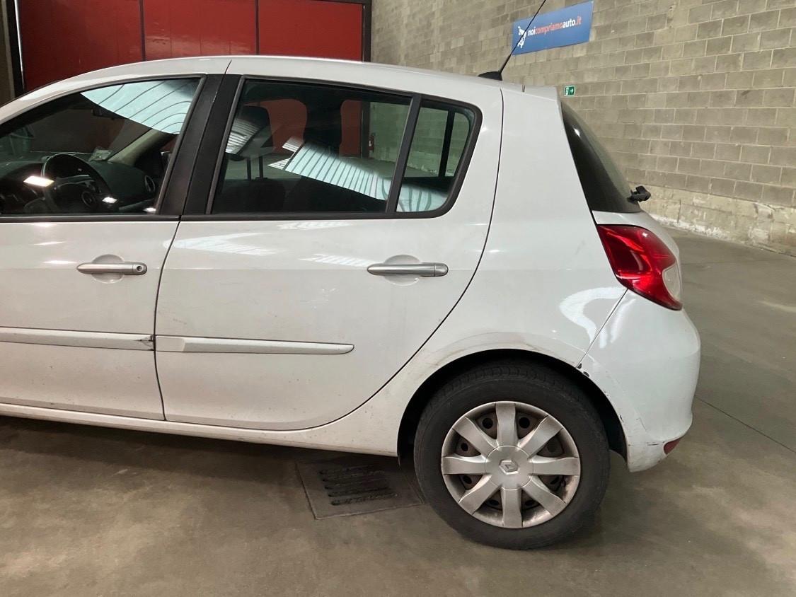 Renault Clio 1.2 16V 5 porte Dynamique