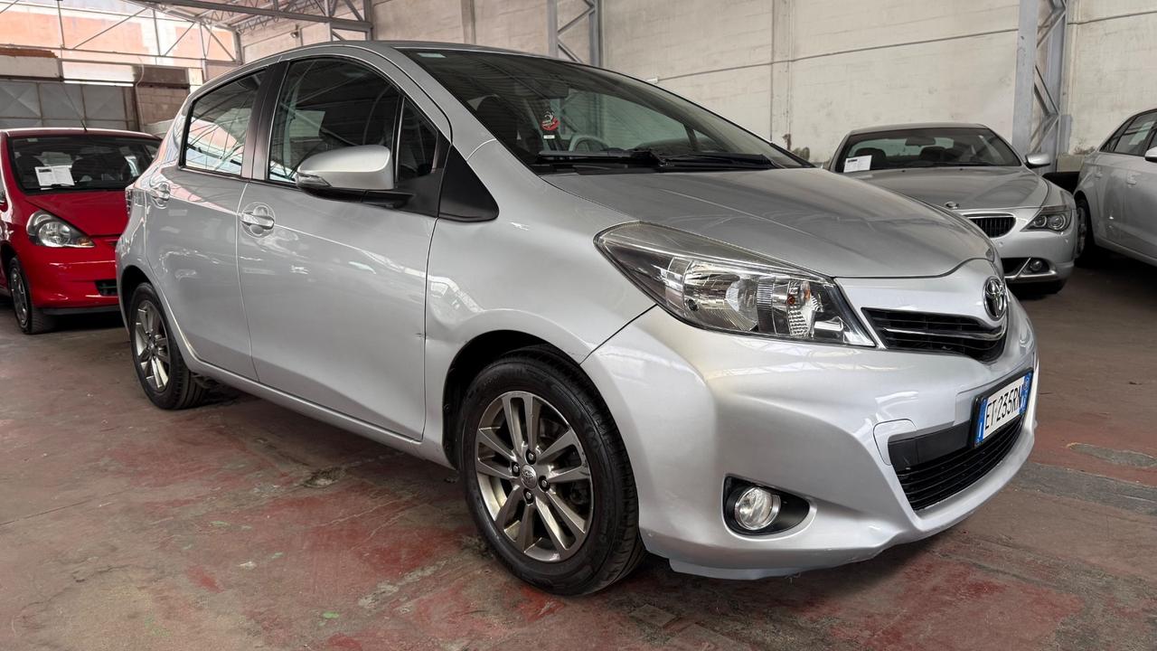 Toyota Yaris 1.3 5 porte Lounge