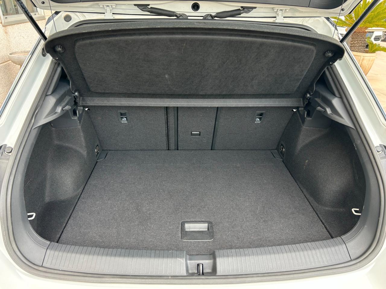 Volkswagen T-Roc 1.5 TSI ACT DSG R-Line