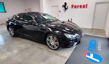Maserati Ghibli V6 430 CV Q4 Gransport