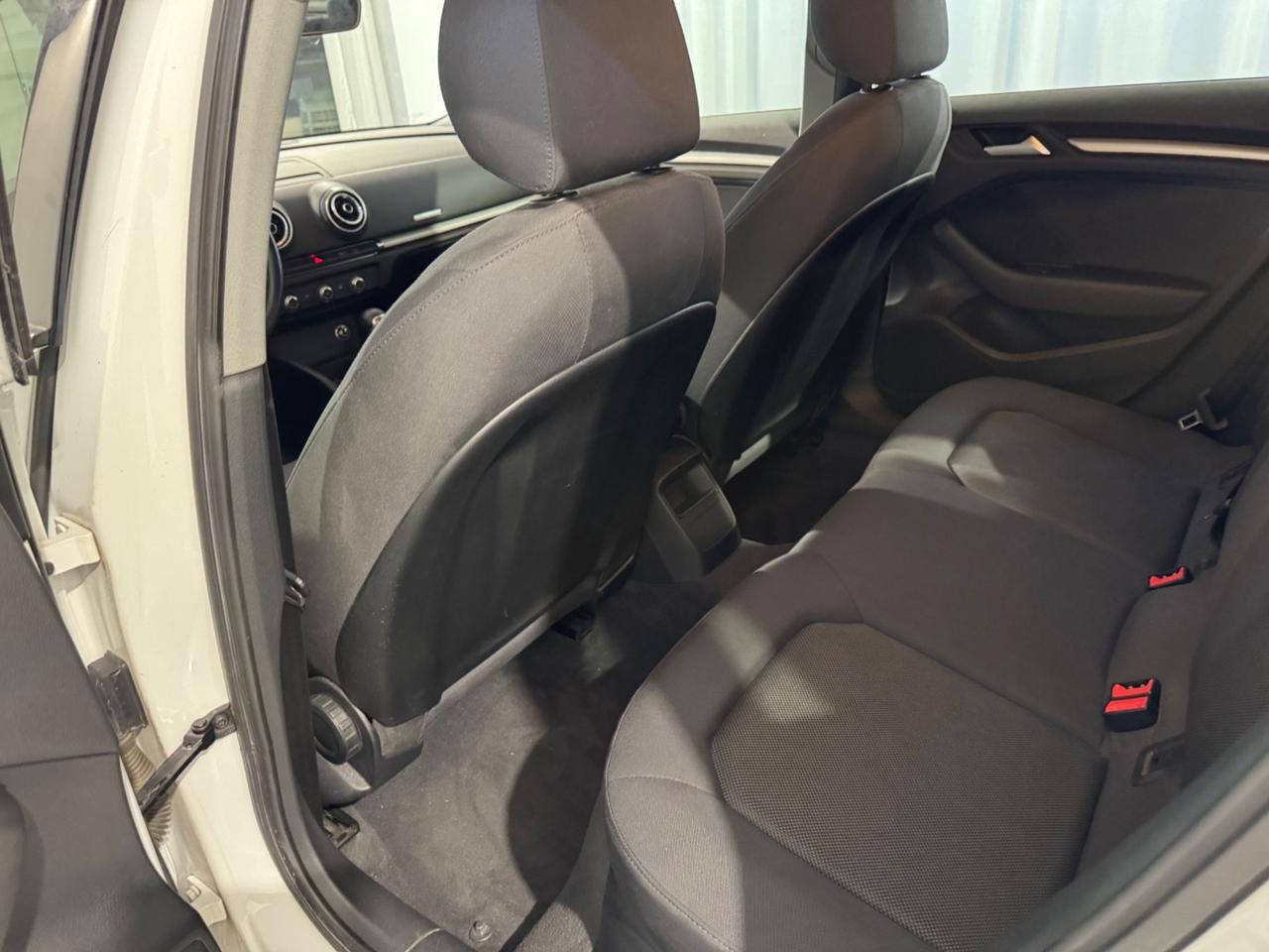 Audi A3 SPB 1.6 TDI 116 CV S tronic Business NEOPATENTATI!!