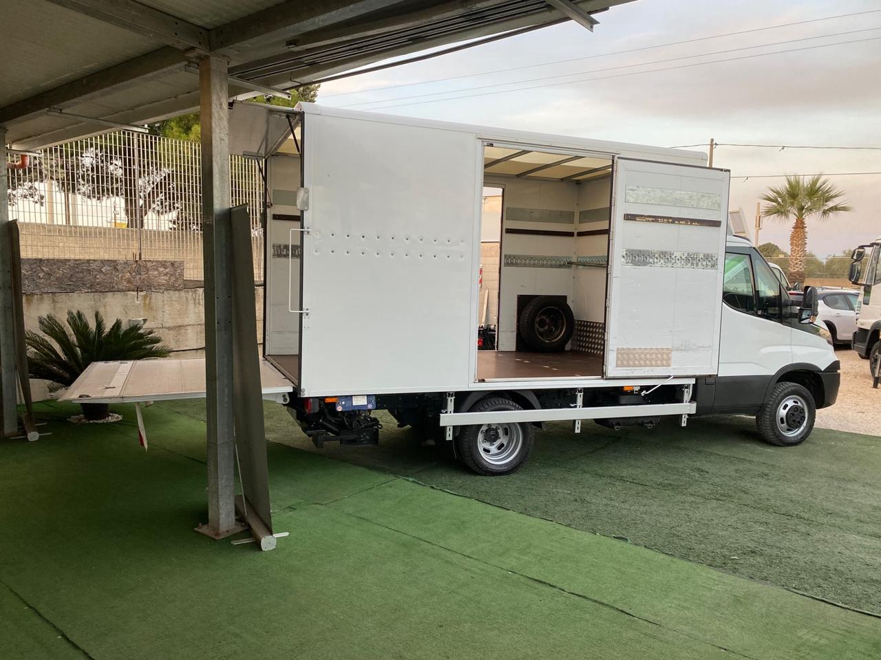 Iveco Daily 3.0 35-150 Anno 2019 Pedana