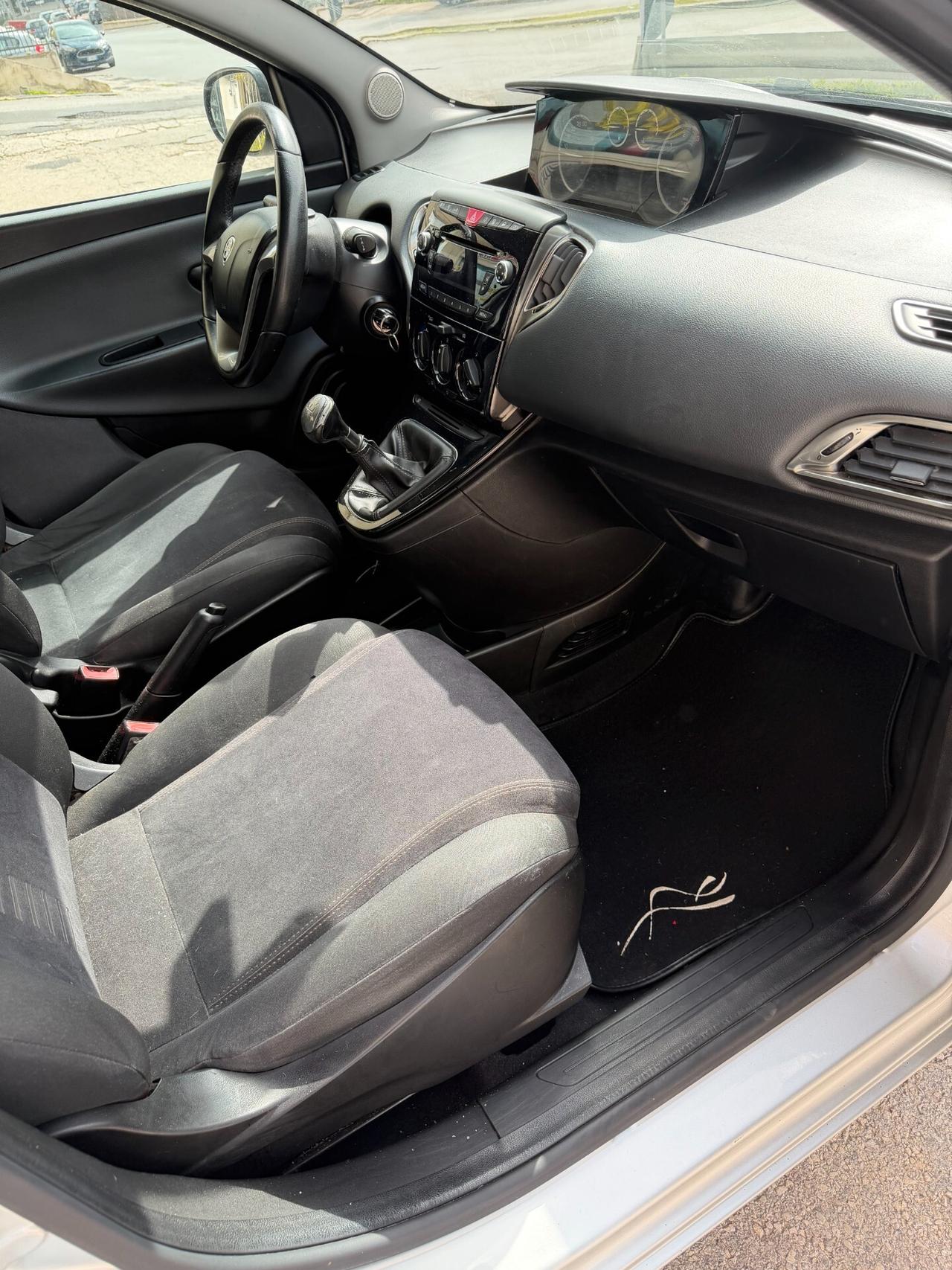 Lancia Ypsilon 1.3 Multyjet