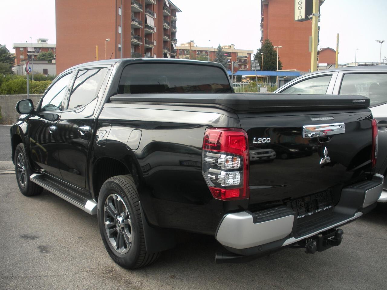 Mitsubishi L200 2.3 D Double Cab 4x4 Super Select Diamond aut.