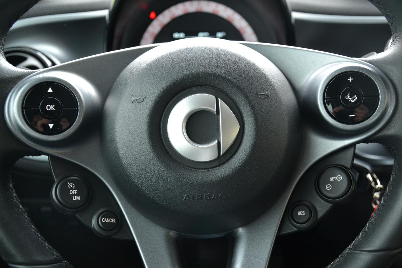 Smart ForTwo EQ PASSION **FARI LED*PREZZO VERO**CARICA RAPIDA**
