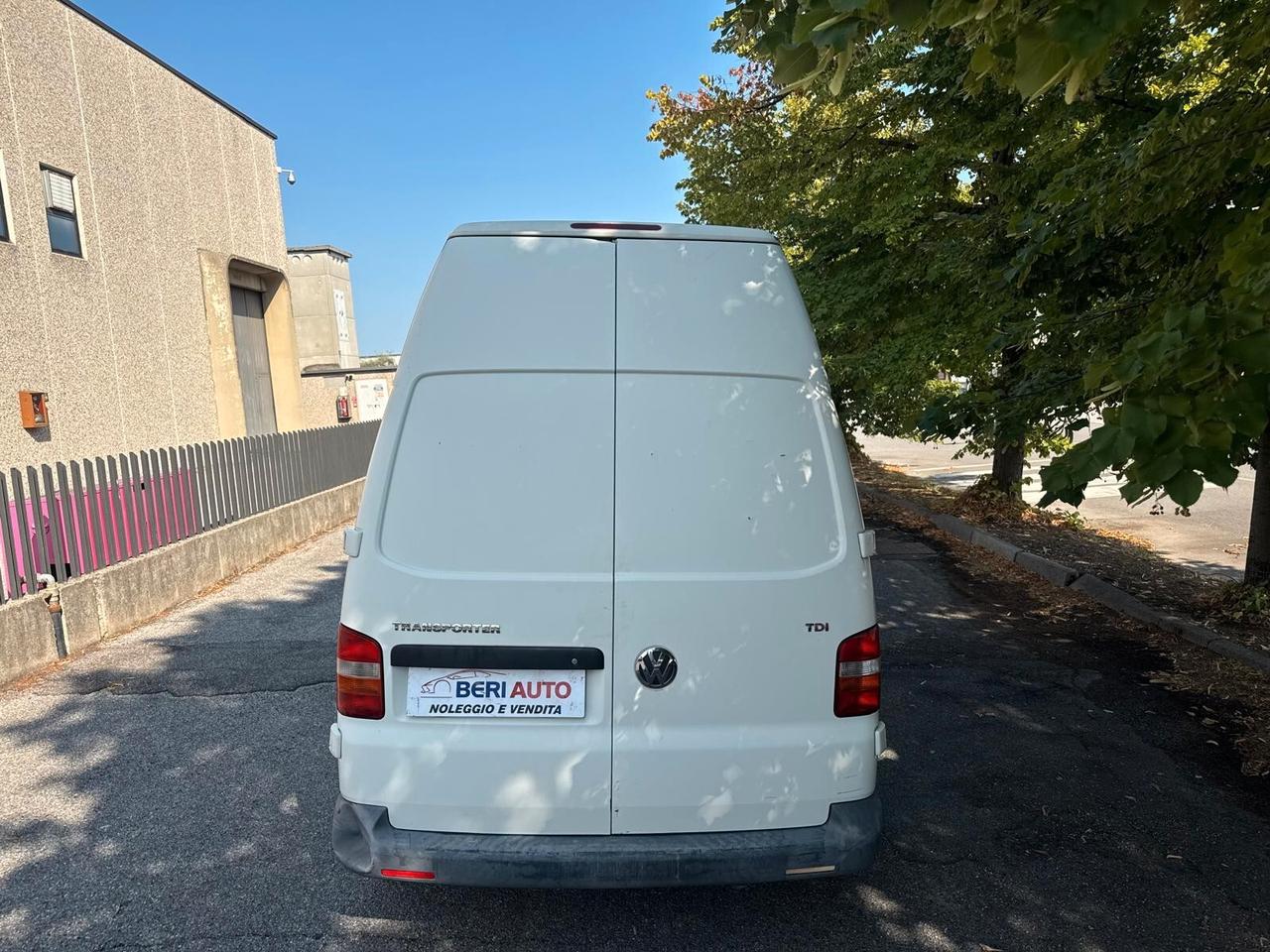 Volkswagen Transporter 4mot. Furgone adatto neopatentati