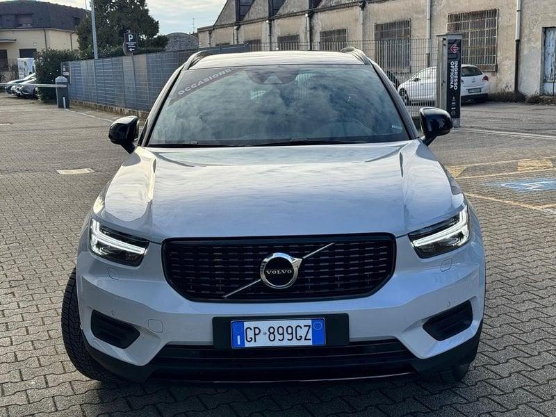 Volvo XC40 2.0 B4 R-Design FWD automatico 7m 2.0 b4 Inscription awd auto 7m