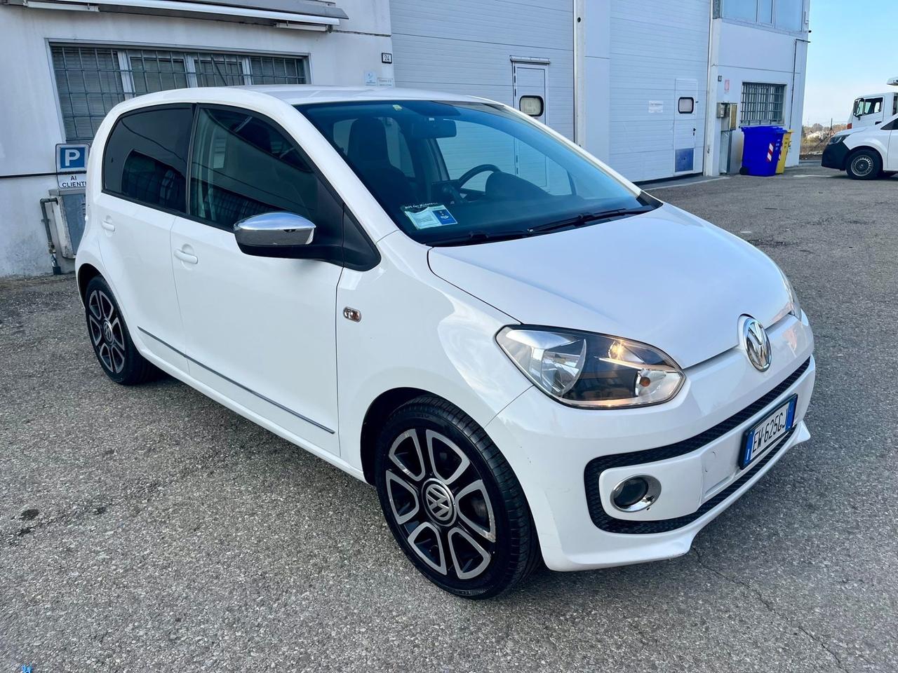 VW Up 1.0benz 2014 144.000km perfetta per neopatentati