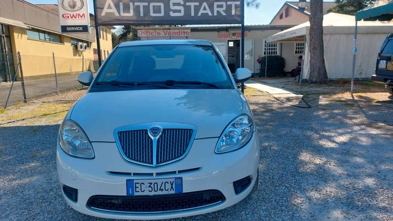 Lancia Ypsilon 1.2 Platino