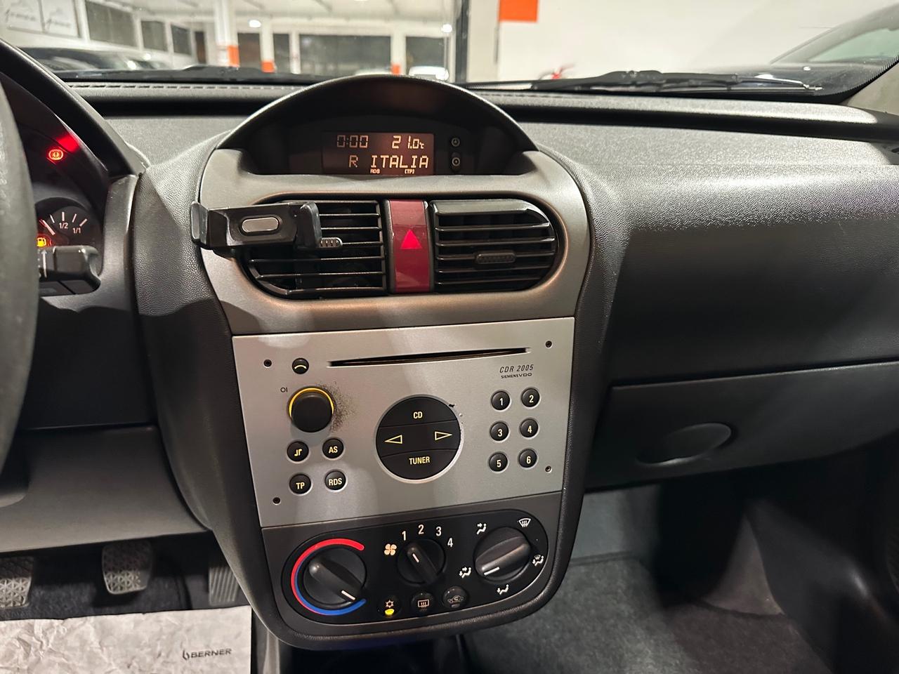 Opel Corsa 1.2i 16V cat 3 porte Club