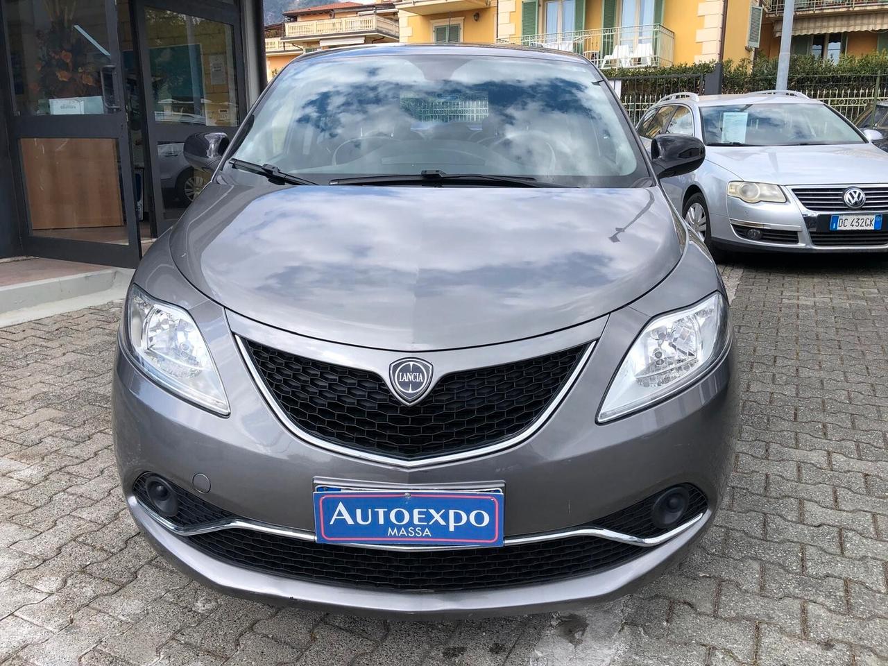 Lancia Ypsilon 1.2 69 CV 5 porte PLATINUM UNICO PROPRIETARIO GARANZIA EUROPEA 12 MESI RINNOVABILE