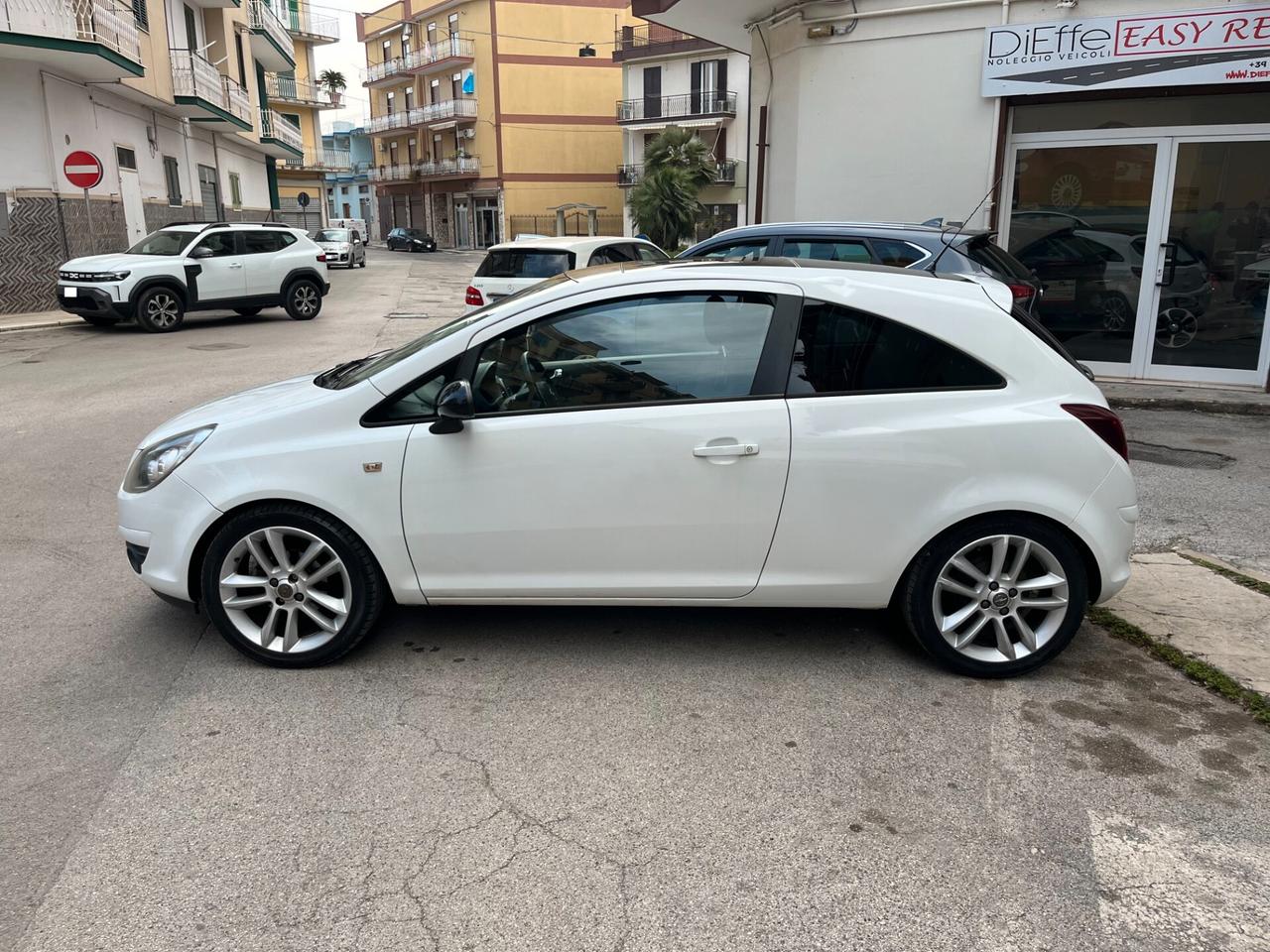 Opel Corsa 1.4 16V 3 porte Sport